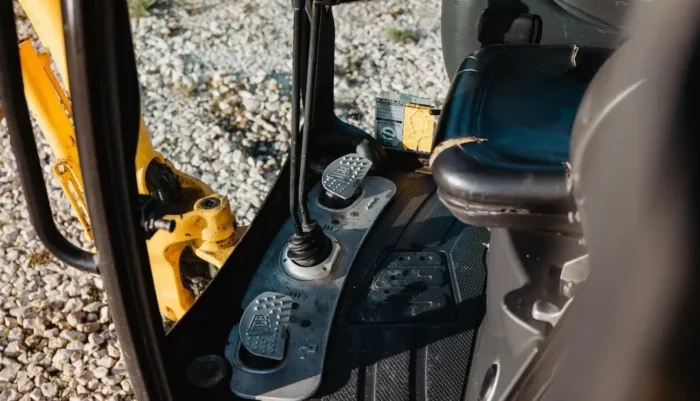 JCB 8014, 2012 + 3 GODETS – Image 7