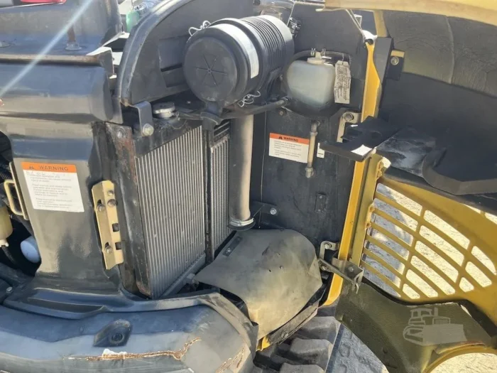 KOMATSU PC27MR-2, 3T + 4 GODETS – Image 10