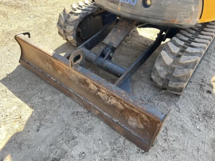 KOMATSU PC27MR-2, 3T + 4 GODETS – Image 12
