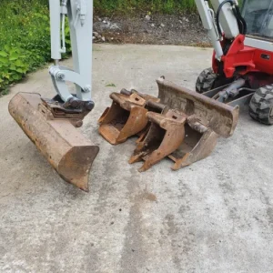 TAKEUCHI TB014, 1,5T + 5 GODETS