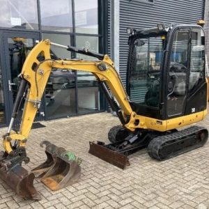 CATERPILLAR 301.7 D + 3 GODETS